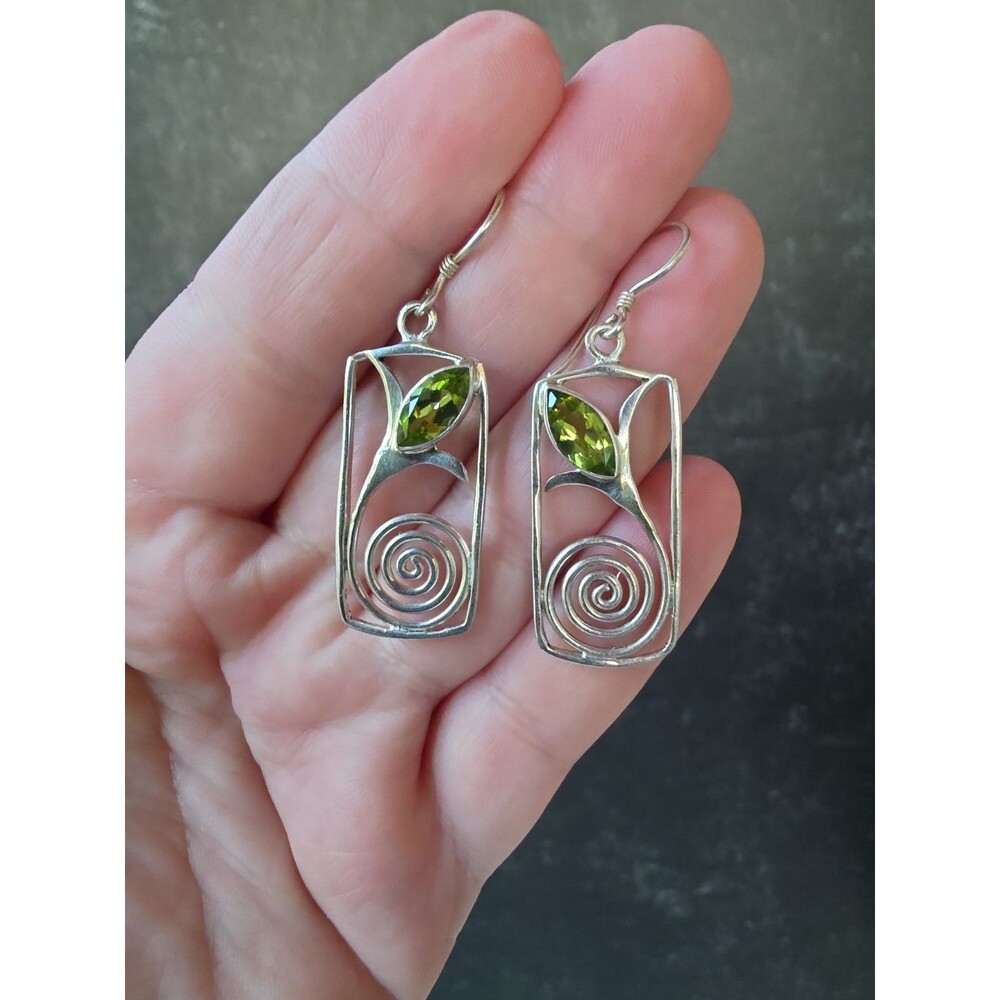 925 Sterling Silver Emerald Abstract Floral Dangling Pierced Earrings